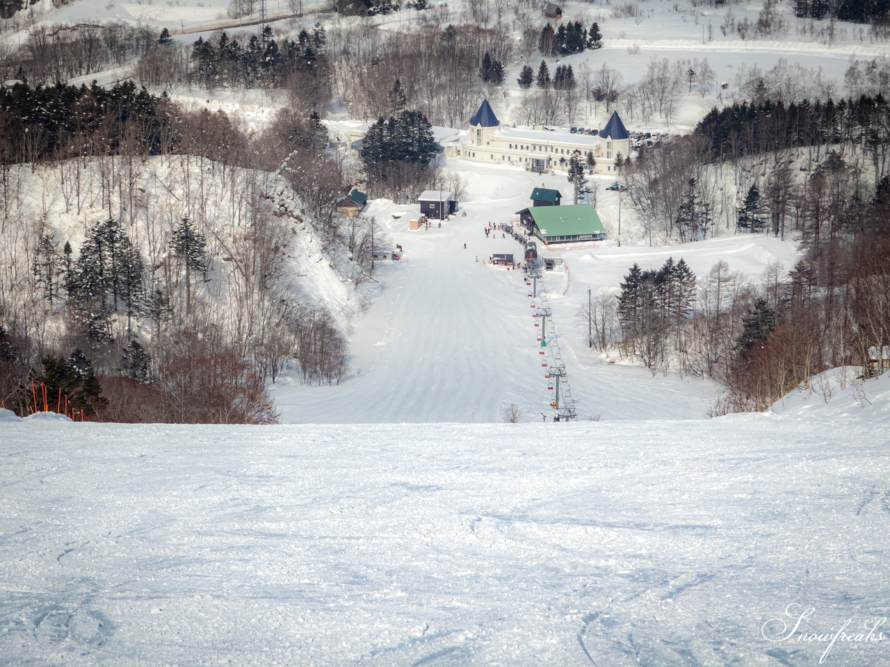 今金町ピリカスキー場｜札幌から車で約３時間。少し足を延ばしてでも、シーズン中に一度は訪れたい SNOW Freaks お気に入りの道南ローカルゲレンデ♪
